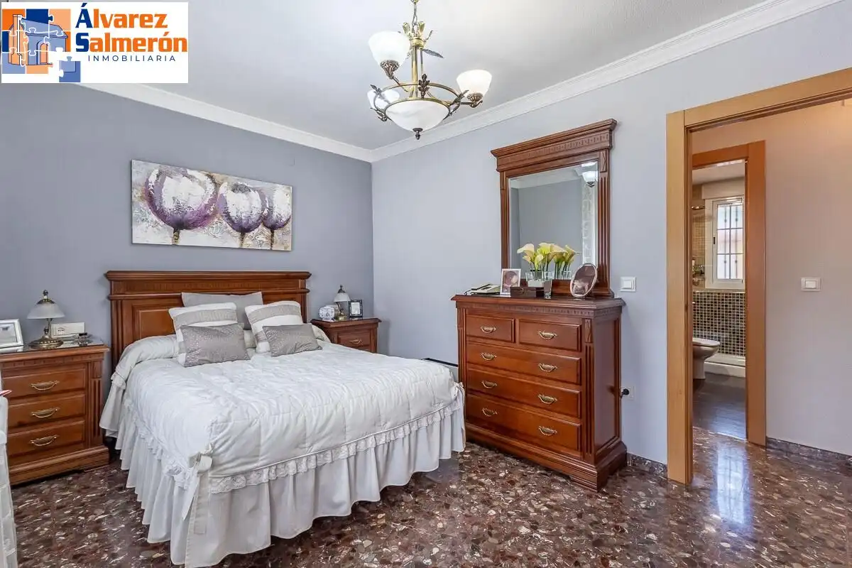Bedroom of Houses for sale in Granada  with Air Conditioner, Heating and Terrace