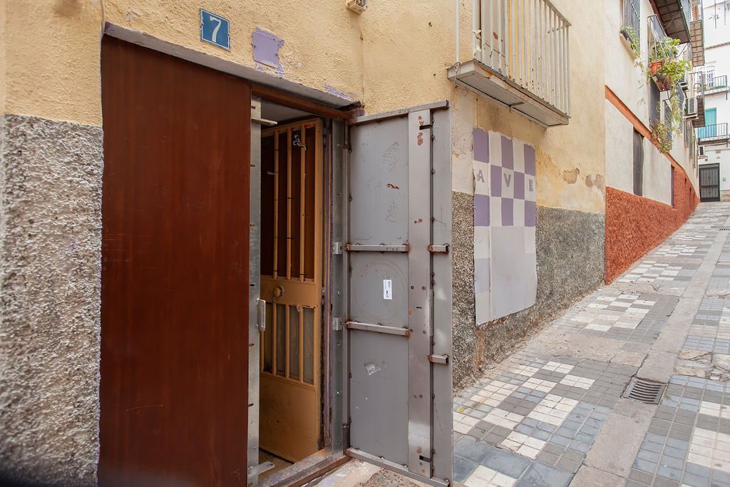 Exterior view of Single-family semi-detached for sale in  Jaén Capital