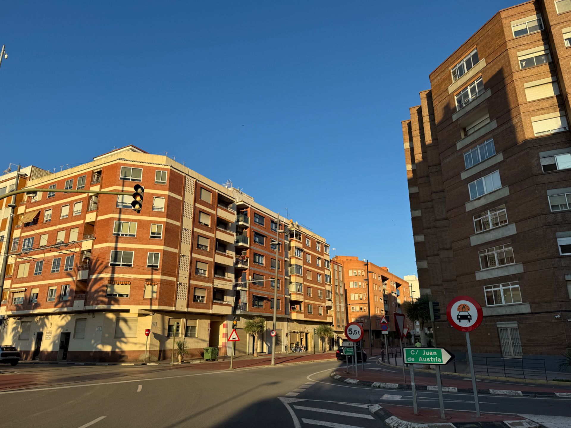 Vista exterior de Pis en venda en Castellón de la Plana / Castelló de la Plana amb Aire condicionat, Traster i Moblat
