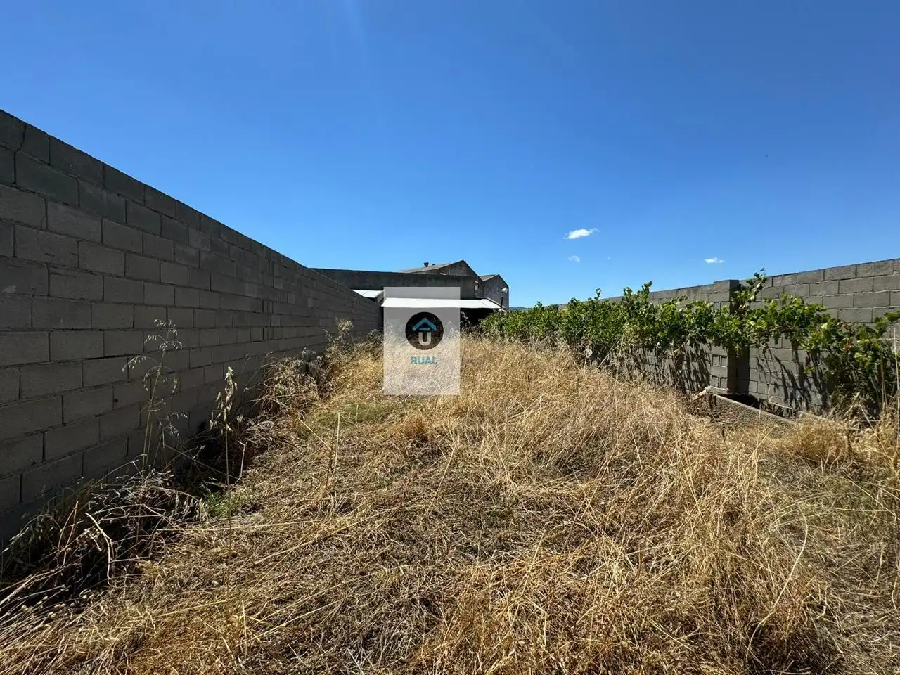Nave industrial en venta en Belvís de la Jara