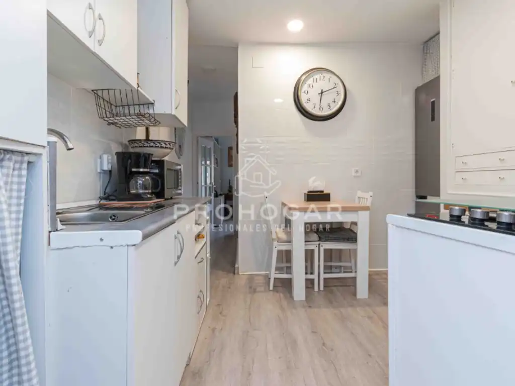 Cocina de Casa adosada en venta en El Vellón con Horno, Lavadora y Microondas