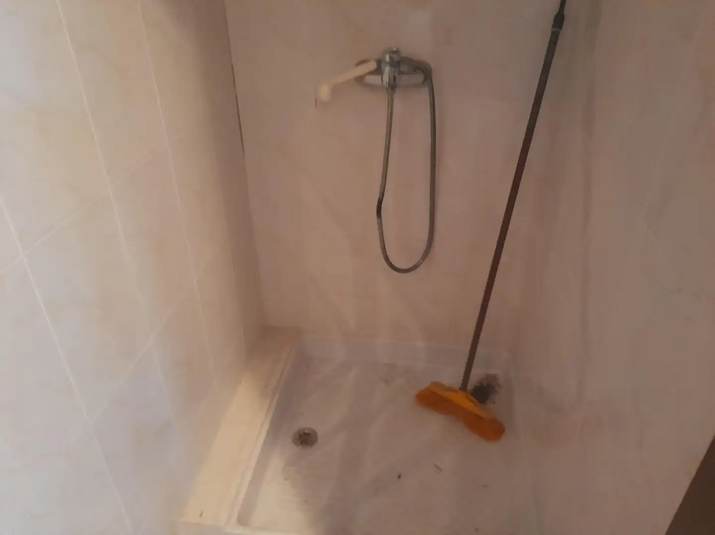 Badezimmer von Büro zum Verkauf in Móra d'Ebre mit Terrasse
