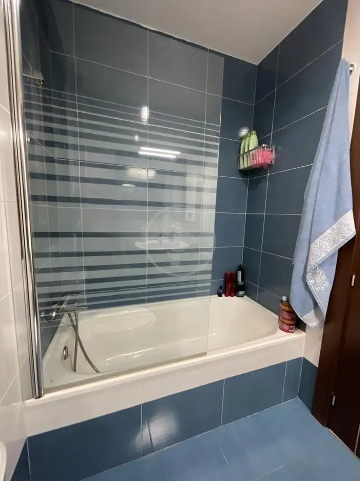 Baño de Piso de alquiler en Linares con Aire acondicionado, Terraza y Amueblado
