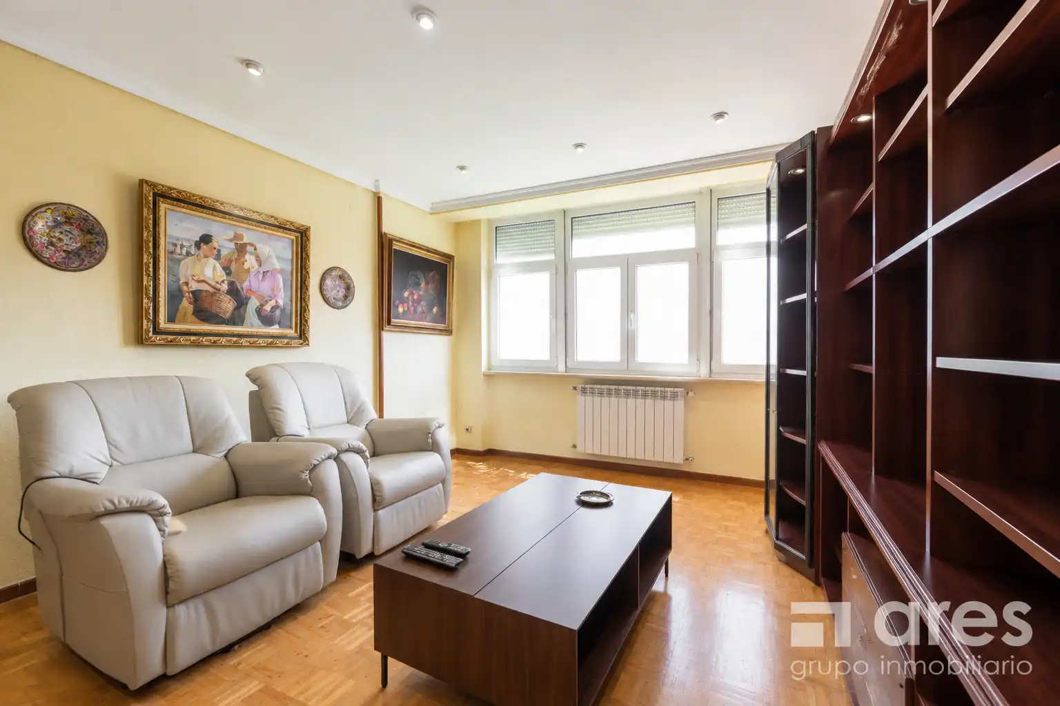 Sala d'estar de Pis en venda en Madrid amb Aire condicionat, Calefacció i Parquet