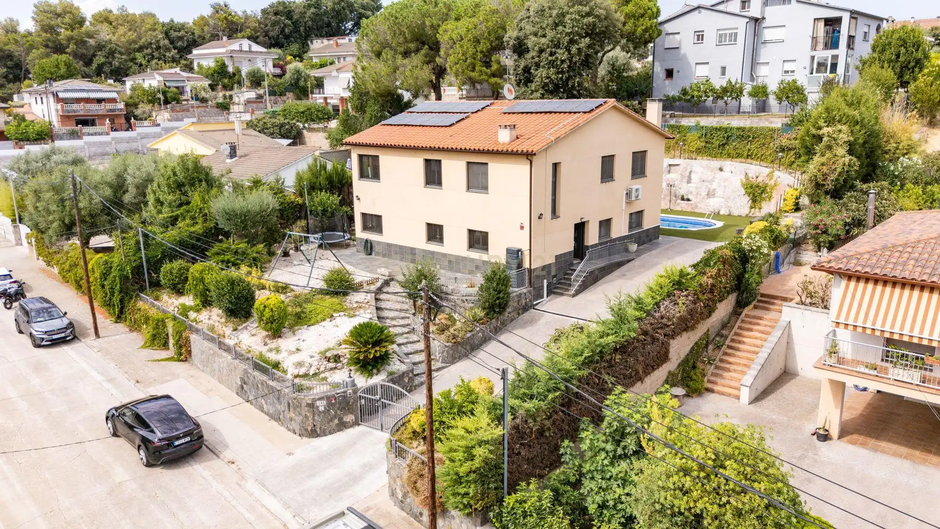 Vista exterior de Casa o xalet en venda en Lliçà d'Amunt amb Aire condicionat, Piscina i Alarma