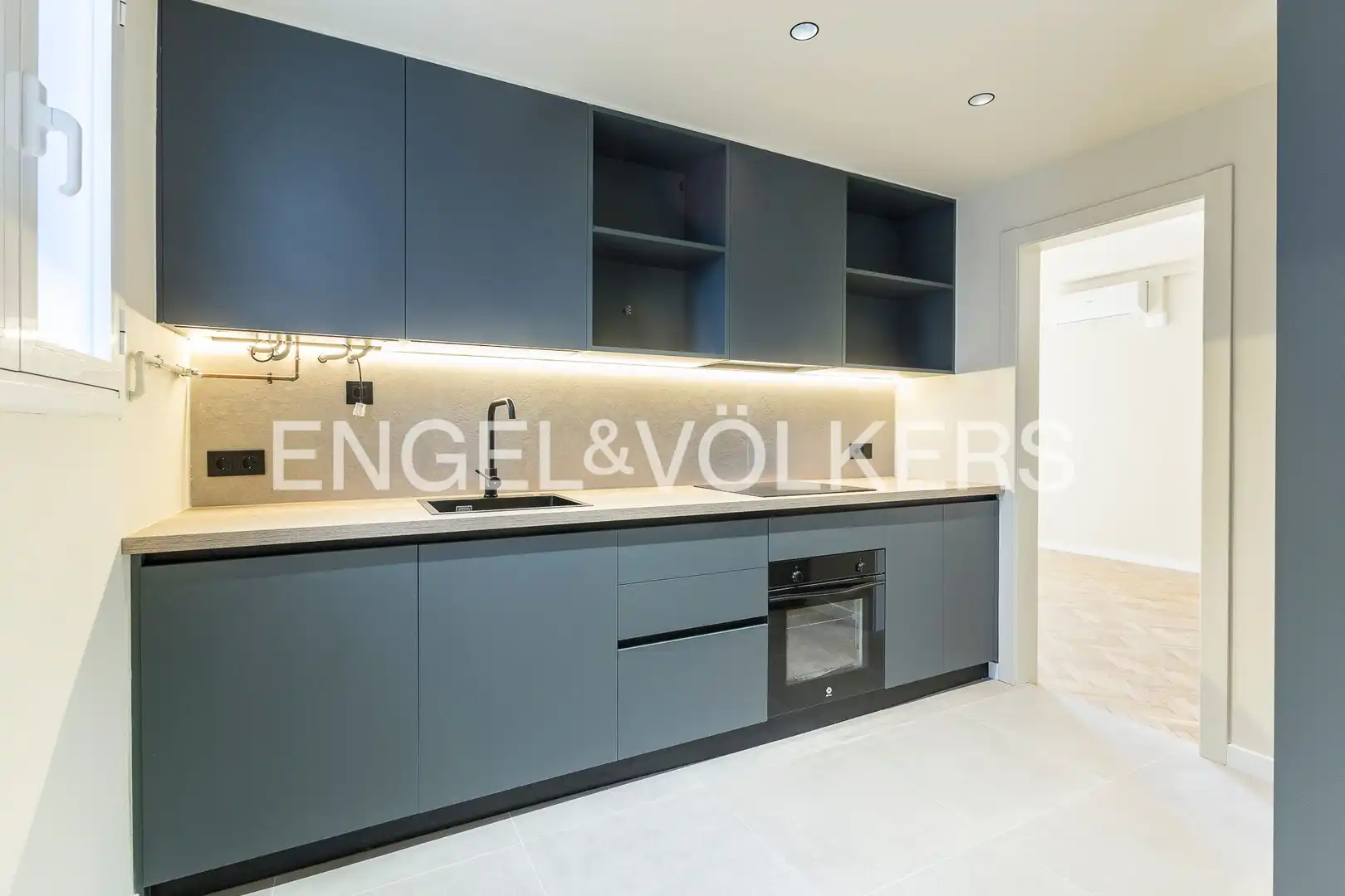 Kitchen of Flat for sale in Barcelona  with Air Conditioner, Heating and Parquet flooring