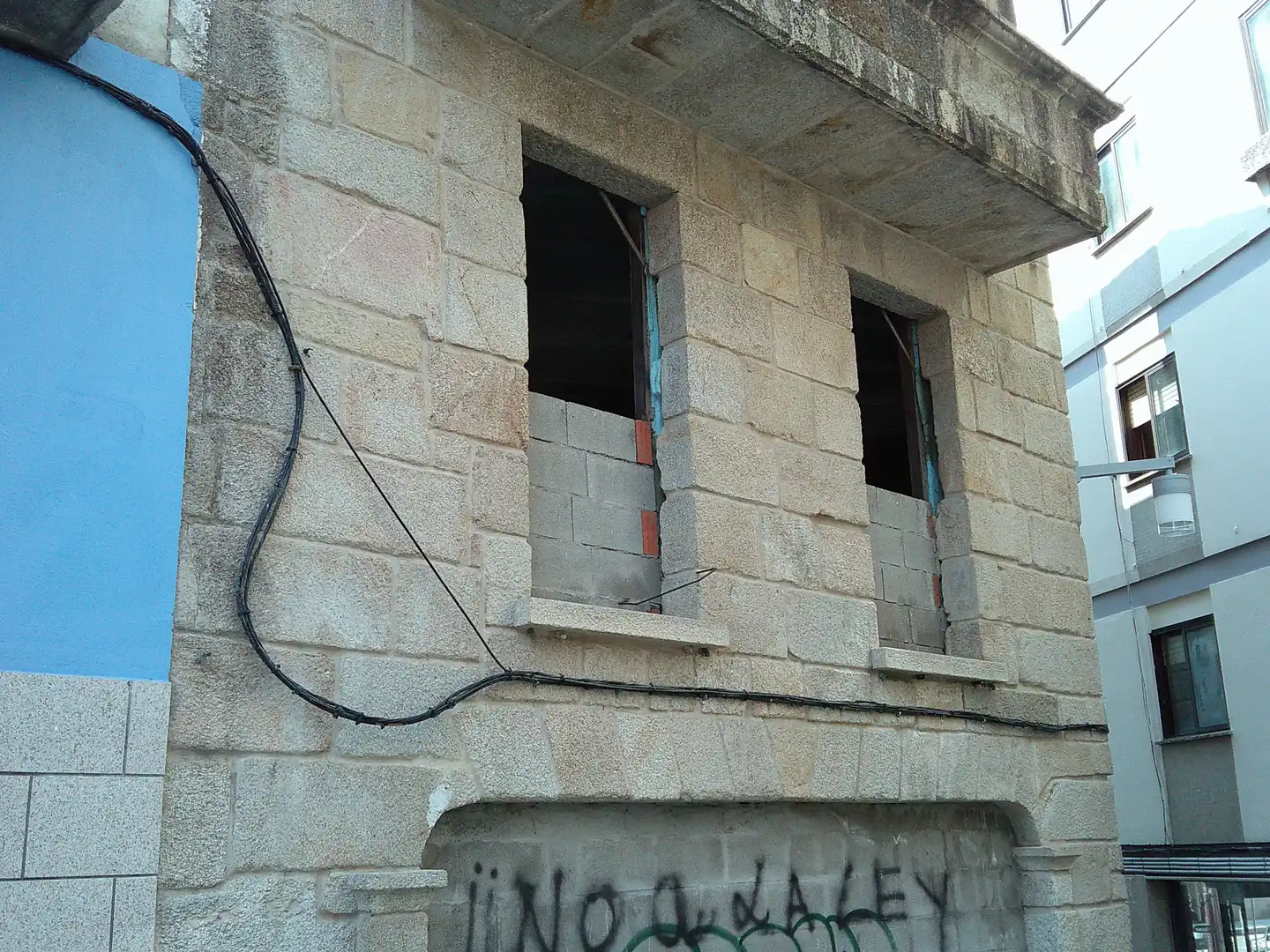 Vista exterior de Edificio en venta en Marín