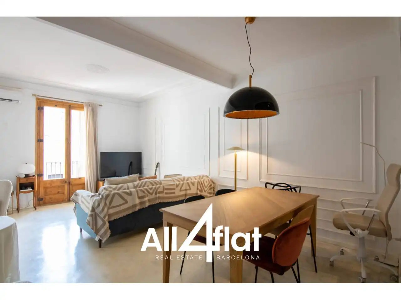 Flat with terrace for sale in Calle Notariat