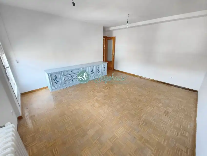 Habitación de Piso en venta en San Cristóbal de Segovia con Calefacción, Trastero y Balcón