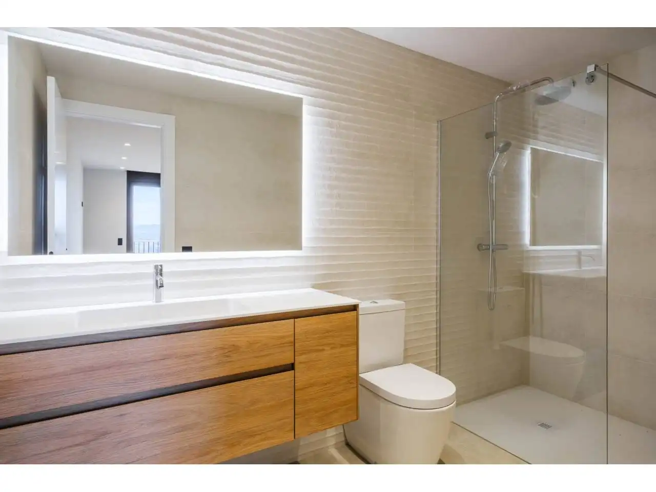 Bathroom of Houses for sale in Casserres  with Air Conditioner, Heating and Terrace