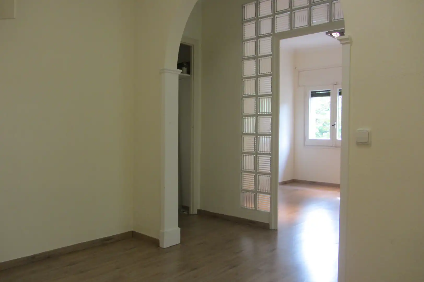 Office for rent in Girona  with Air Conditioner and Storage room