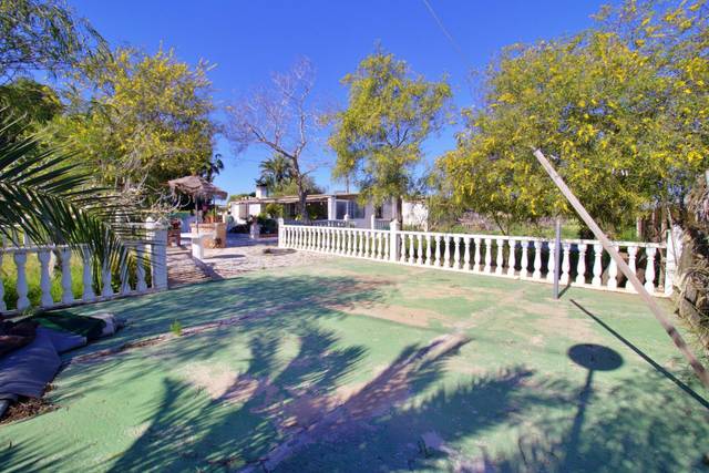 Casa-chalet en Venta en Las Bayas