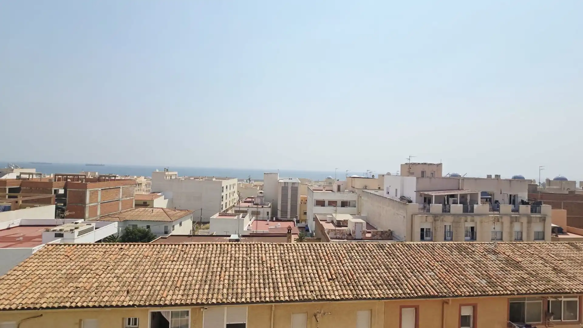 Vista exterior de Ático en venta en Garrucha con Aire acondicionado, Terraza y Trastero