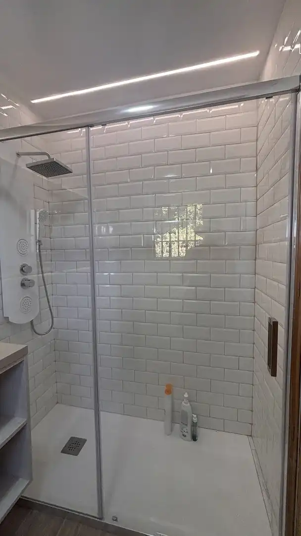Bany de Casa o xalet en venda en Escalona amb Aire condicionat, Terrassa i Piscina