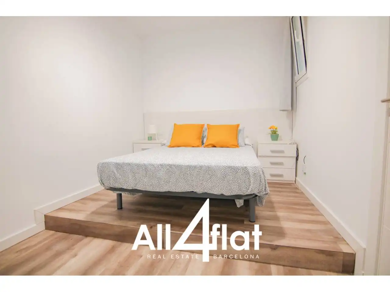 Bedroom of Flat for rent in Barcelona  with Air Conditioner, Parquet flooring and Terrace