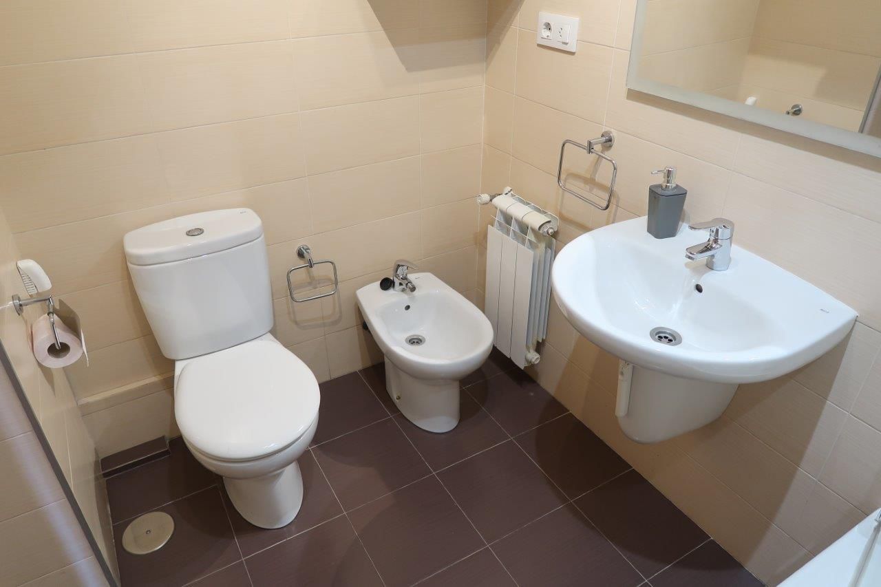 Bathroom of Flat to rent in A Coruña Capital   with Heating and Parquet flooring