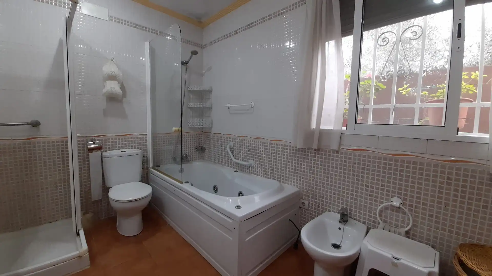 Bathroom of Houses for sale in Córdoba  with Air Conditioner, Heating and Private garden