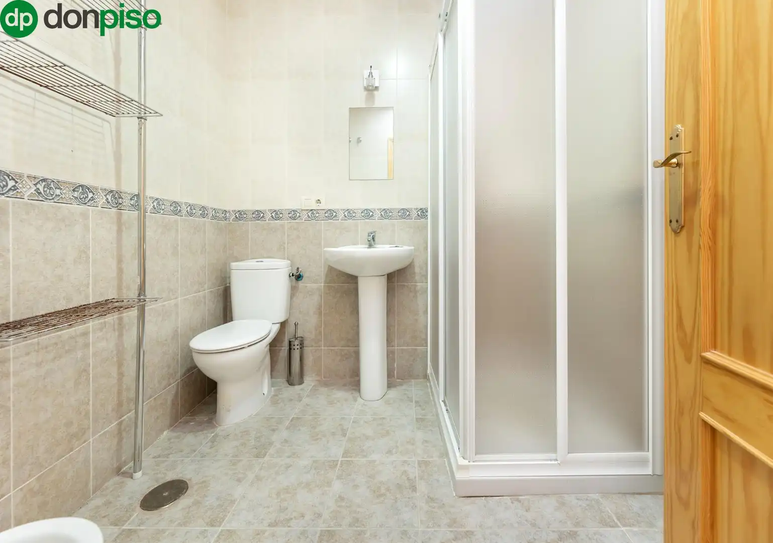 Baño de Piso en venta en Íllora con Balcón