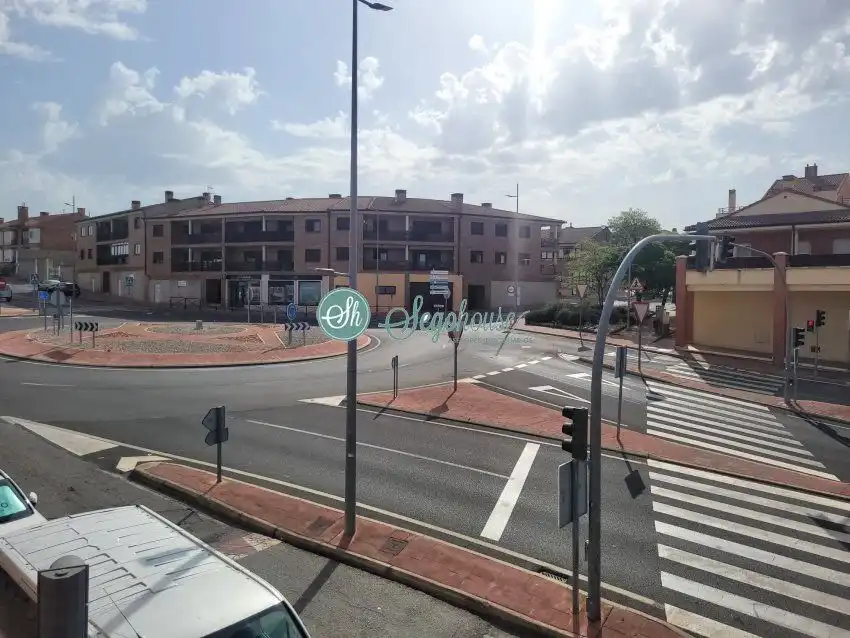 Vista exterior de Piso en venta en La Lastrilla  con Calefacción y Terraza