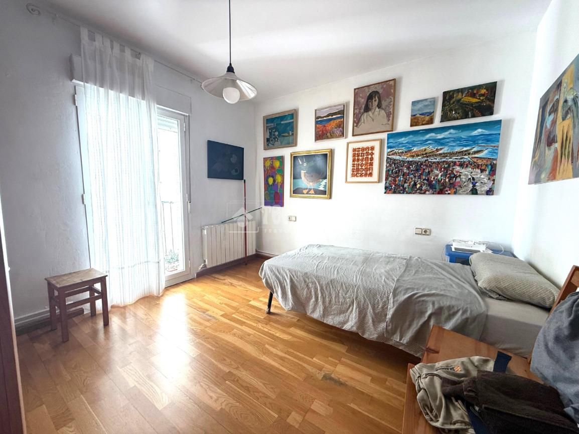 Bedroom of Flat for sale in  Zaragoza Capital  with Air Conditioner, Heating and Balcony