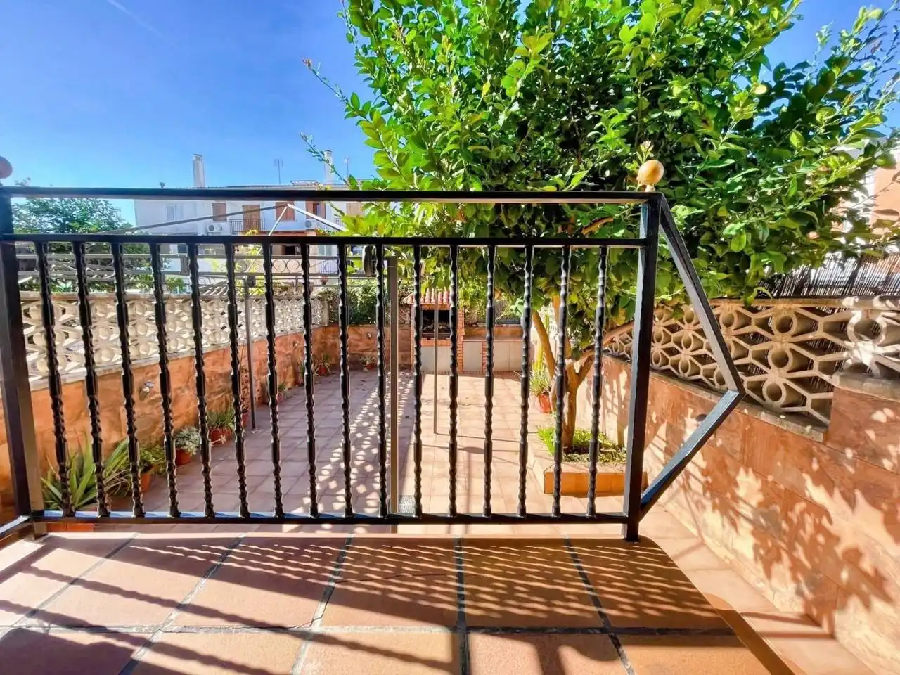 Terrassa de Casa adosada en venda en Serraparera