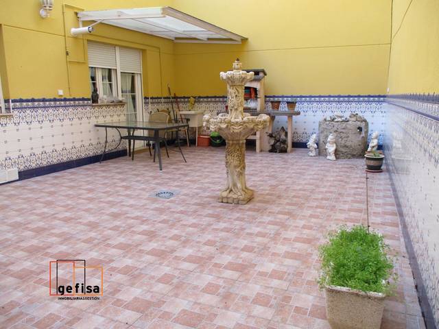 Casa-chalet en Venta en Valdepeñas