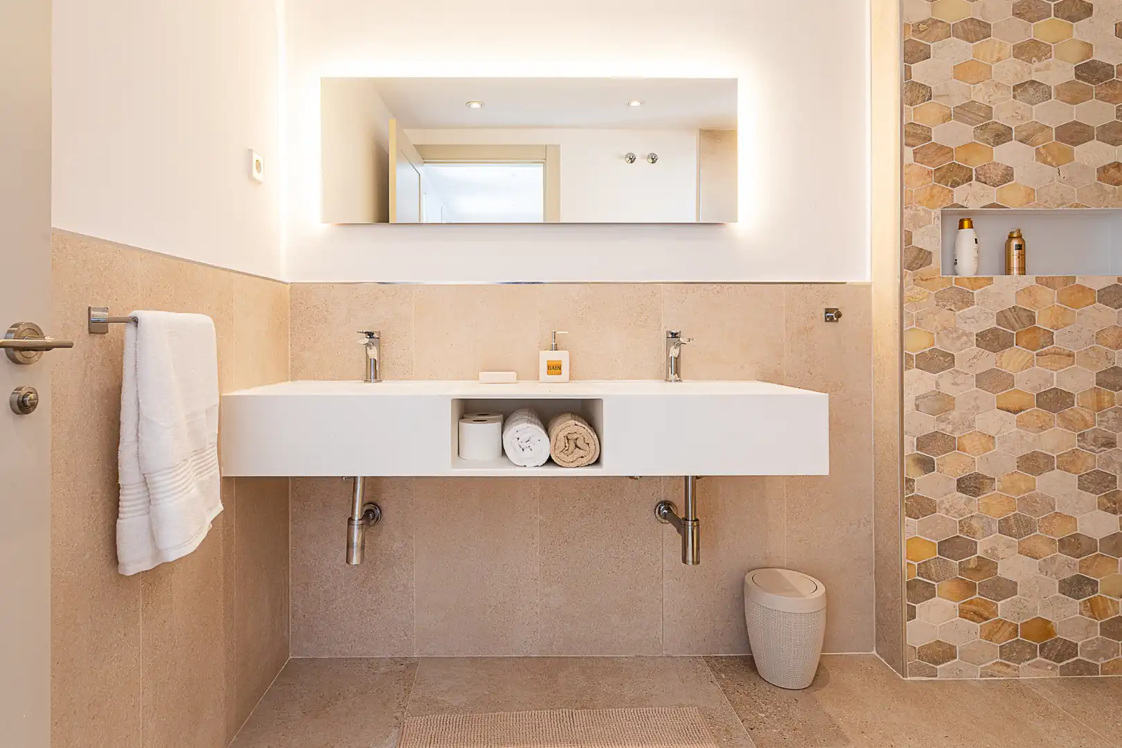 Baño de Ático en venta en Marbella con Aire acondicionado, Terraza y Trastero