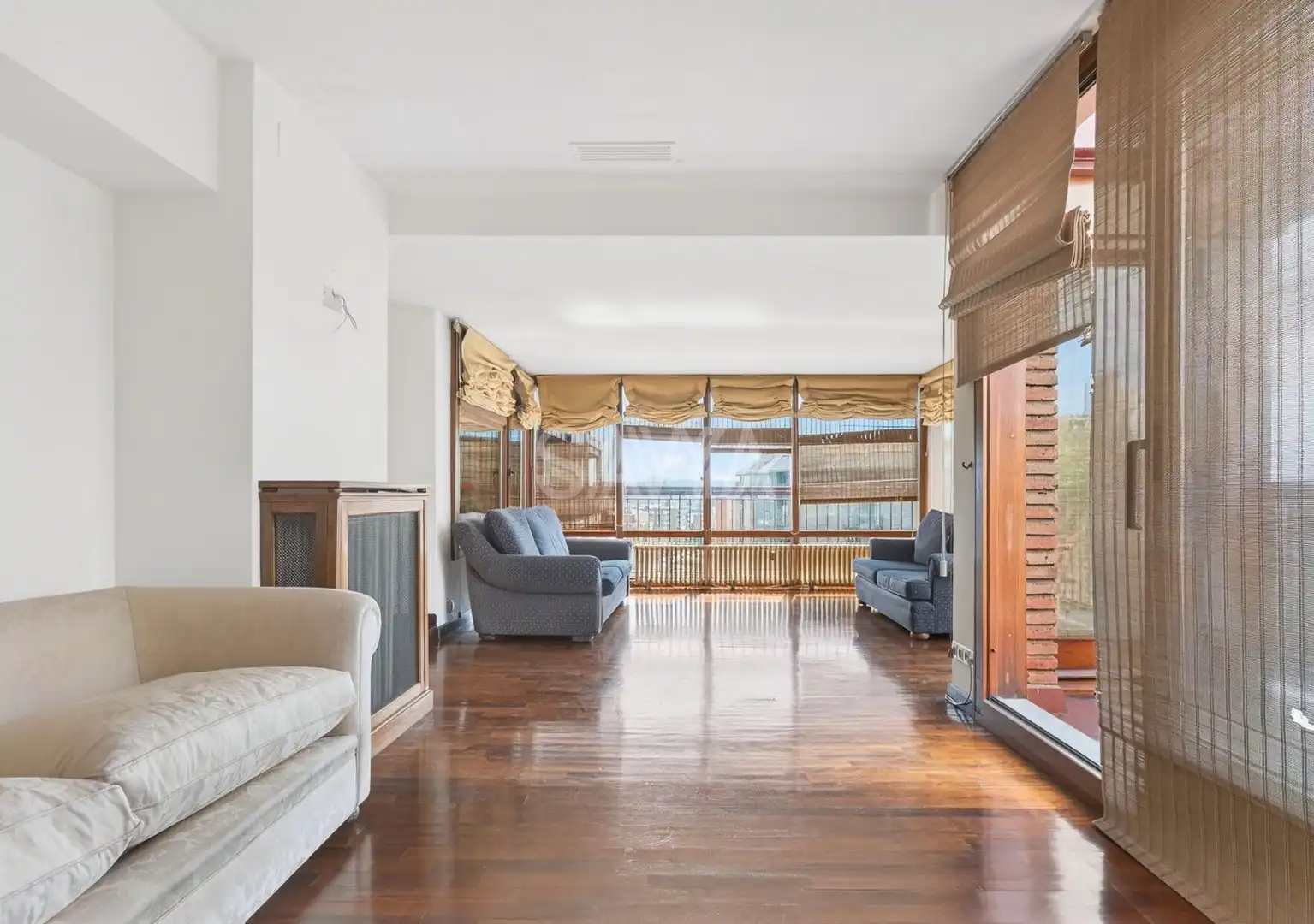 Living room of Attic for sale in Barcelona  with Terrace, Storage room and Swimming Pool