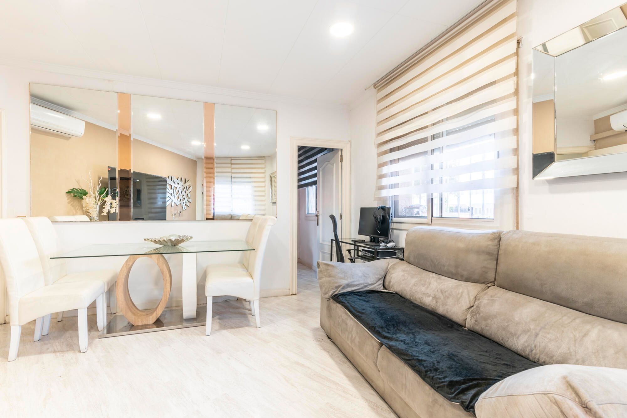 Living room of Flat for sale in Sant Joan Despí  with Air Conditioner and Heating