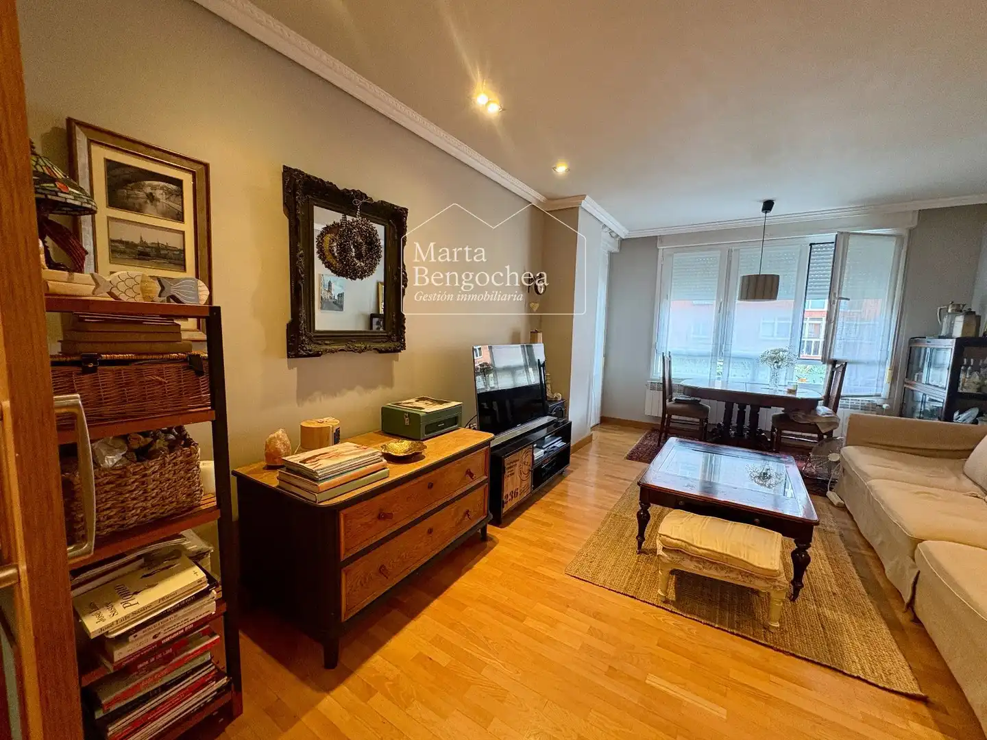 Sala de estar de Piso en venta en Vitoria - Gasteiz con Calefacción y Terraza