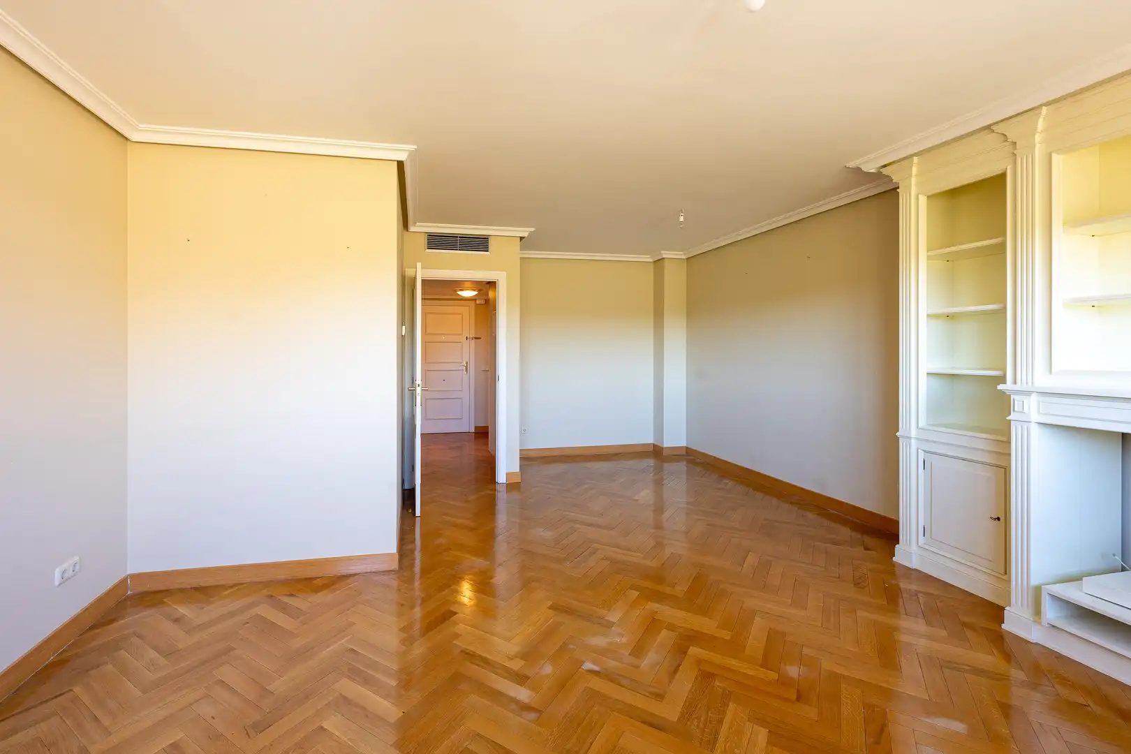 Habitación de Dúplex en venta en Majadahonda con Aire acondicionado, Calefacción y Terraza