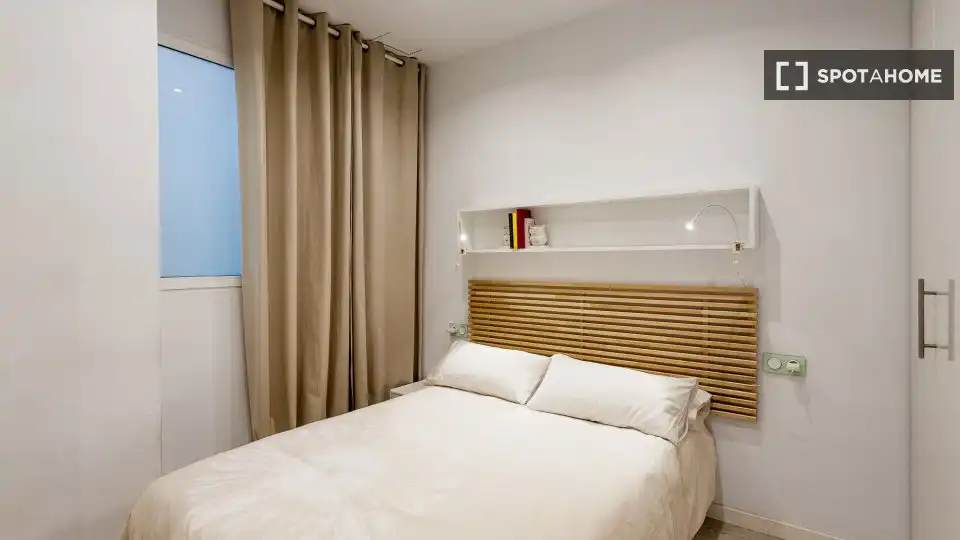 Bedroom of Flat for rent in Valencia  with Air Conditioner, Heating and Furnished