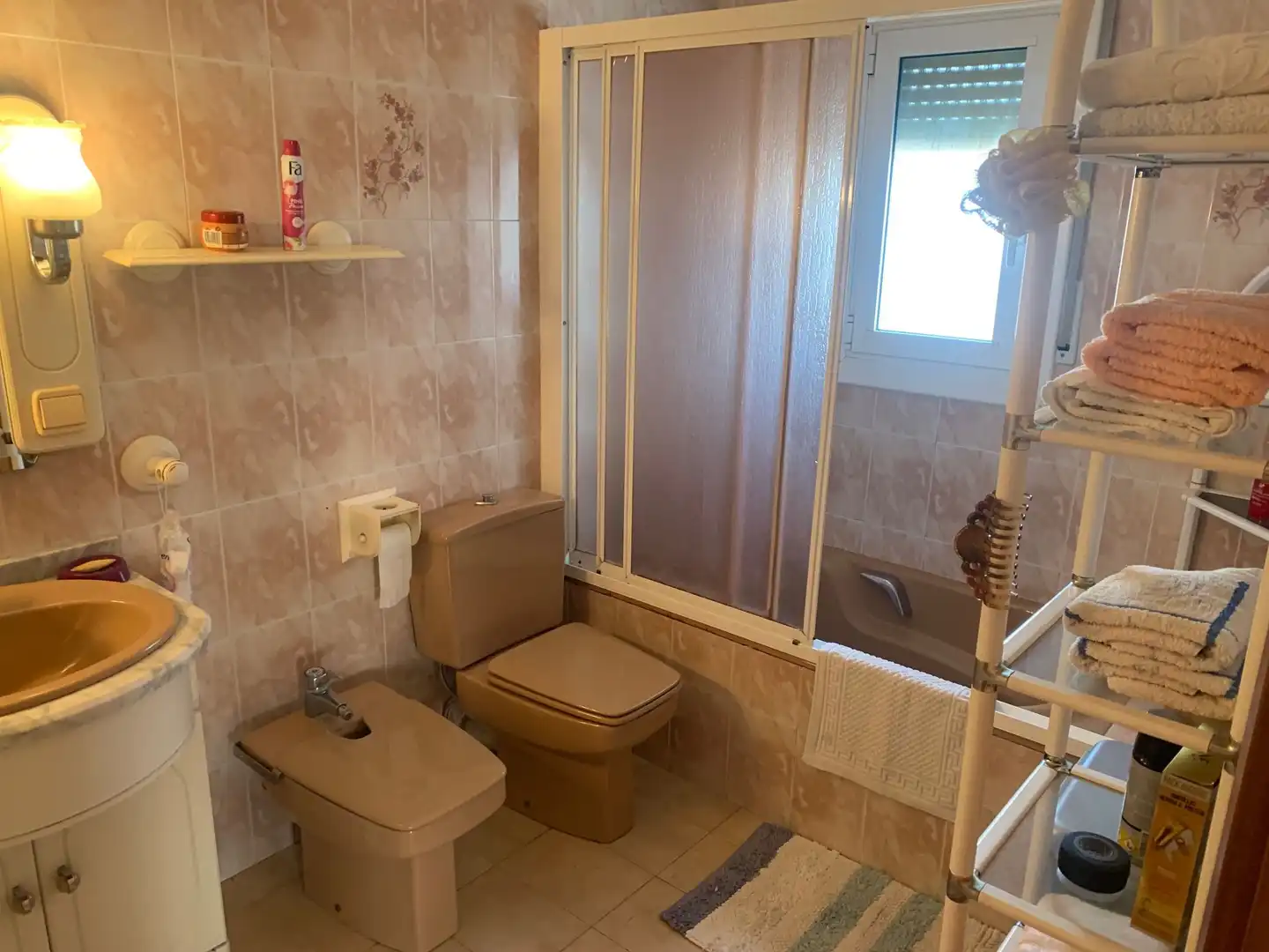 Bany de Casa o xalet en venda en Torredembarra amb Aire condicionat, Calefacció i Jardí privat