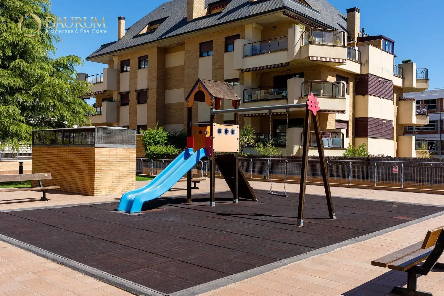 Vista exterior de Dúplex en venta en Boadilla del Monte con Aire acondicionado, Calefacción y Terraza