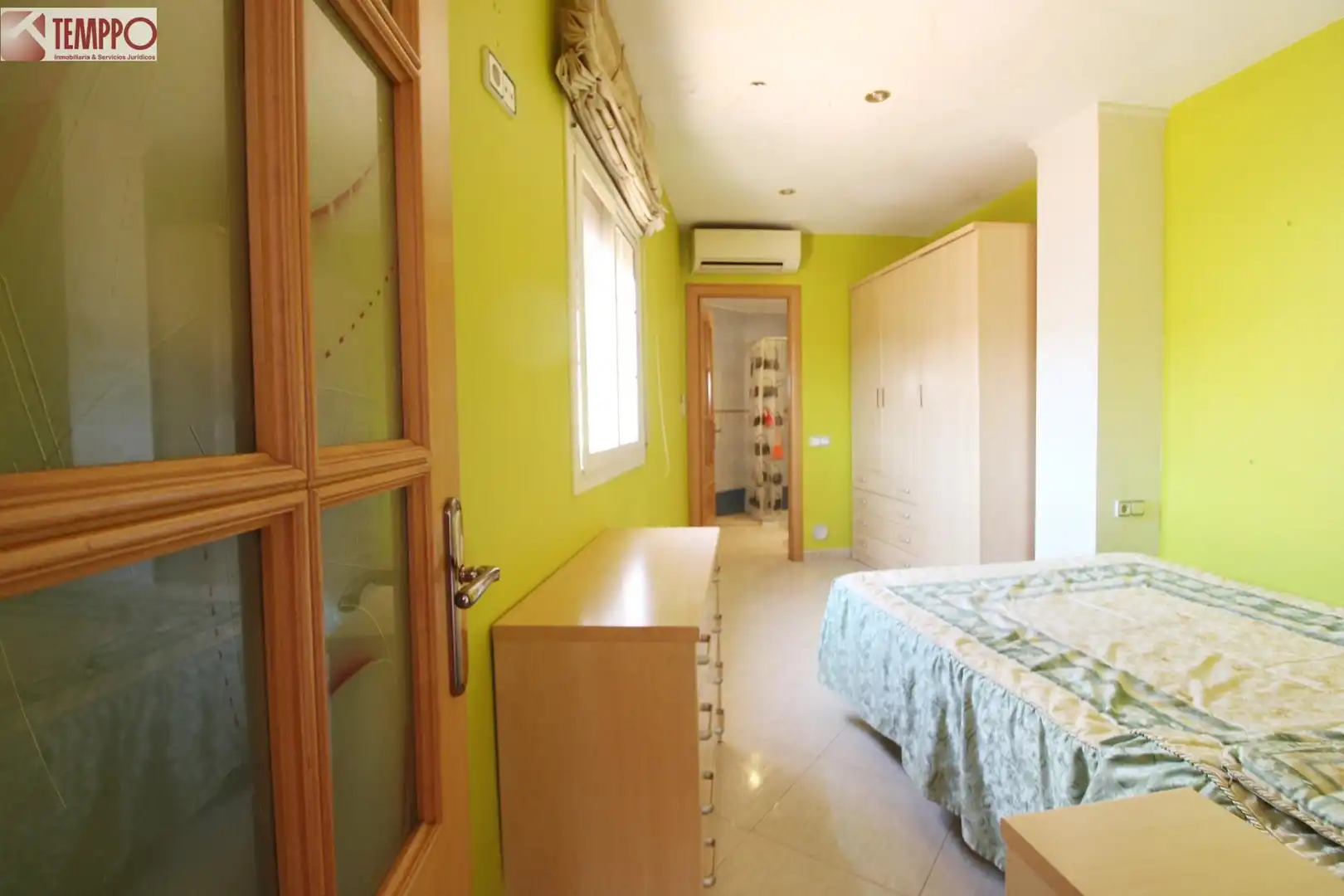 Schlafzimmer von Dachboden zum Verkauf in El Vendrell mit Klimaanlage, Heizung und Terrasse