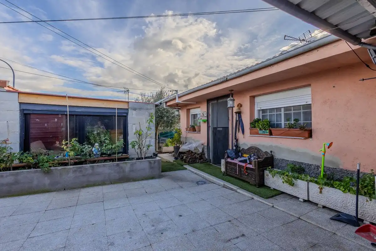 Vista exterior de Casa o chalet en venta en Móstoles con Aire acondicionado, Calefacción y Jardín privado
