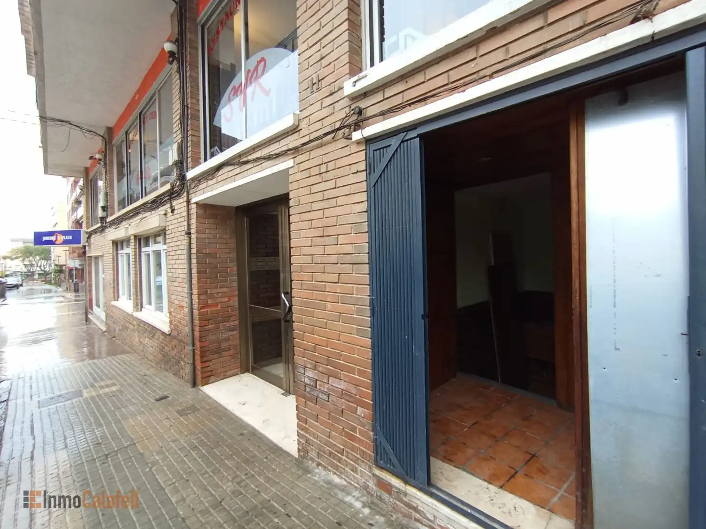 Local comercial en venda a PERE BADIA 23