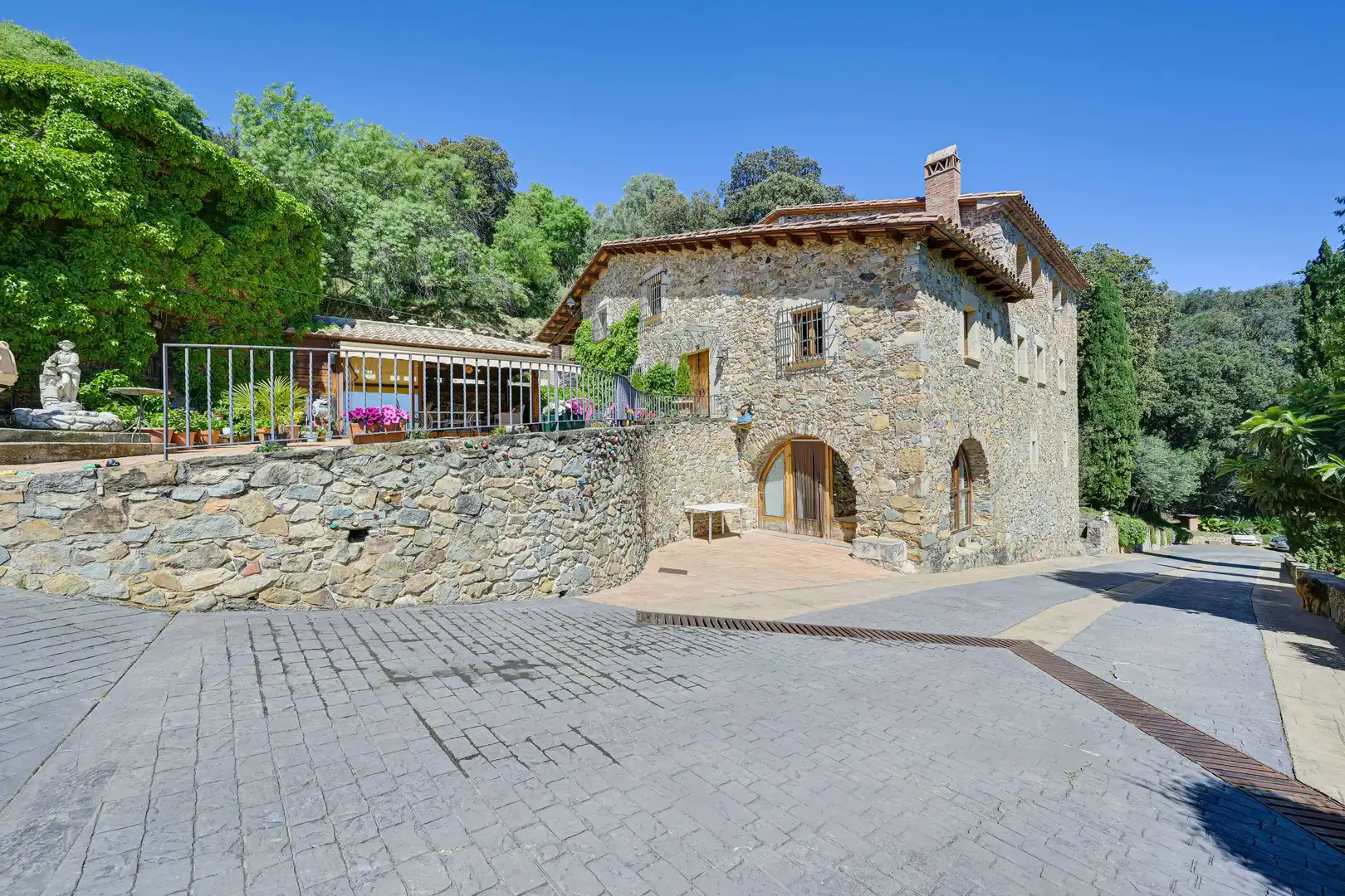 Vista exterior de Finca rústica en venta en Amer con Aire acondicionado, Calefacción y Terraza