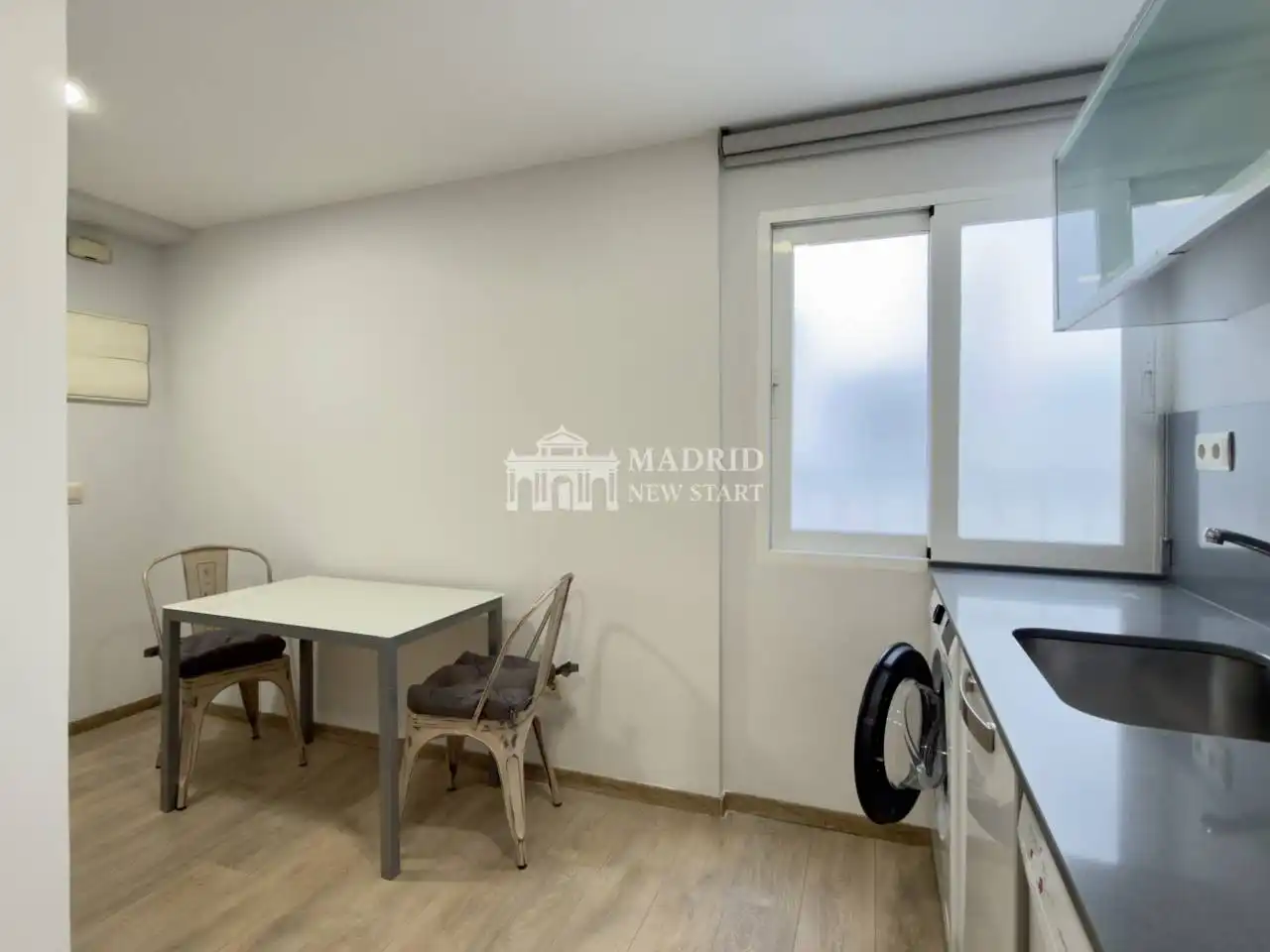 Habitación de Apartamento de alquiler en Madrid con Aire acondicionado, Calefacción y Parquet