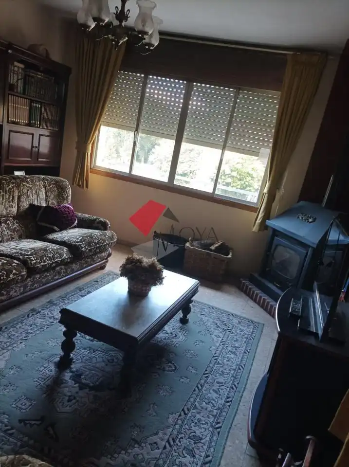 Sala de estar de Casa o chalet en venta en Toén con Calefacción, Jardín privado y Trastero