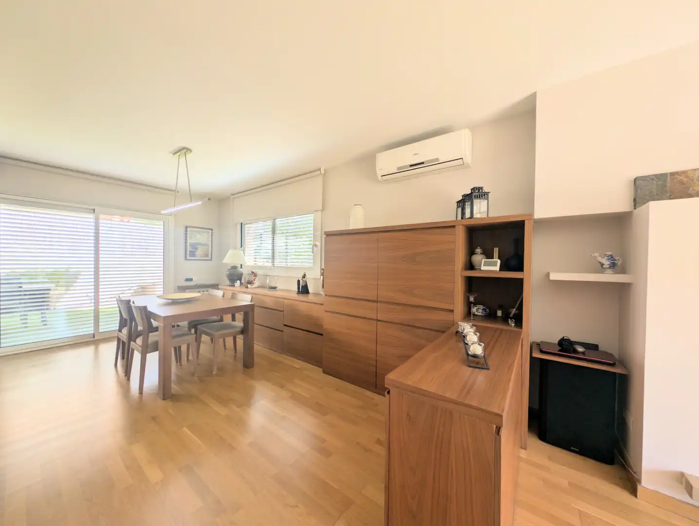 Comedor de Casa o chalet en venta en Viladecavalls con Aire acondicionado, Calefacción y Jardín privado
