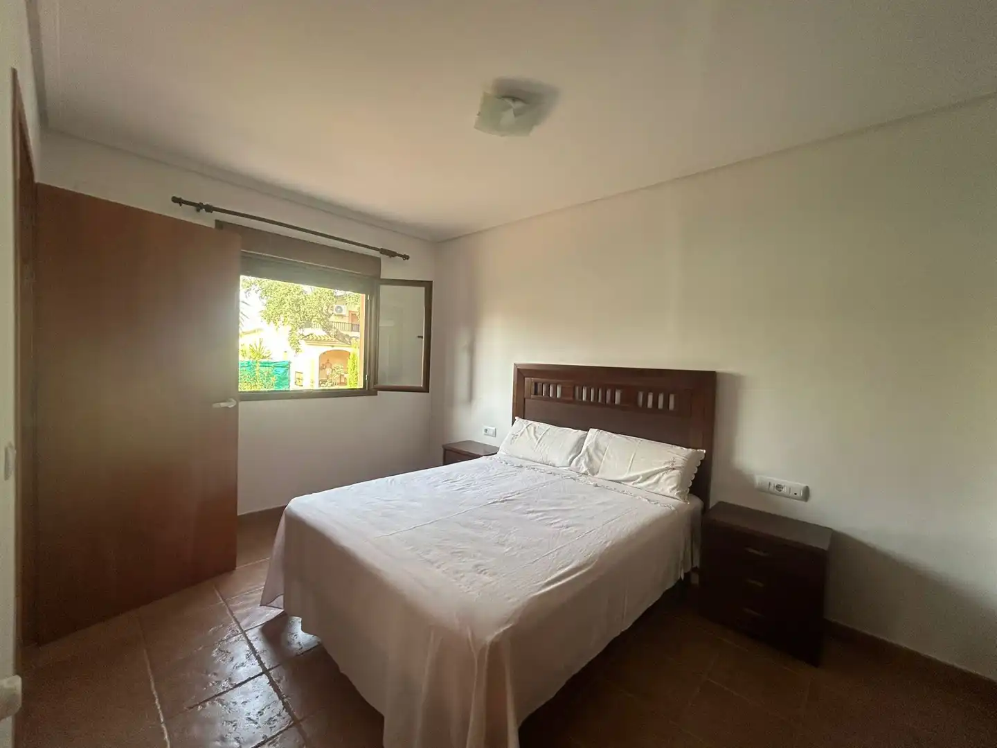 Habitación de Casa o chalet en venta en Santibáñez el Alto con Jardín privado, Trastero y Amueblado