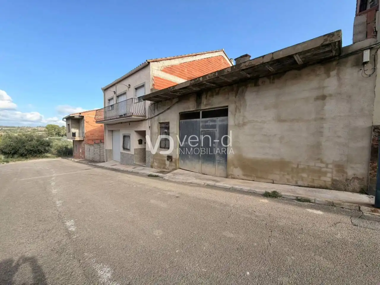 Vista exterior de Local en venta en Enguera