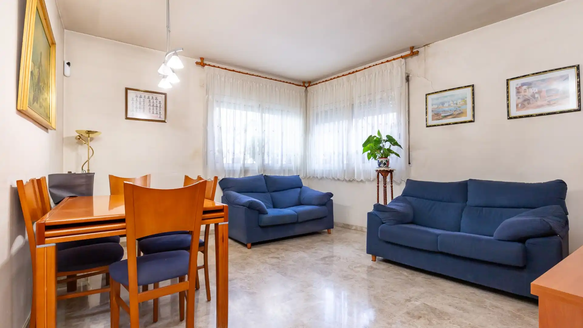 Sala de estar de Planta baja en venta en Sant Cugat del Vallès con Calefacción, Trastero y Alarma