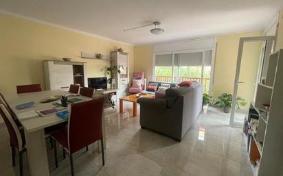 Living room of Flat for sale in Girona Capital  with Air Conditioner, Terrace and Balcony