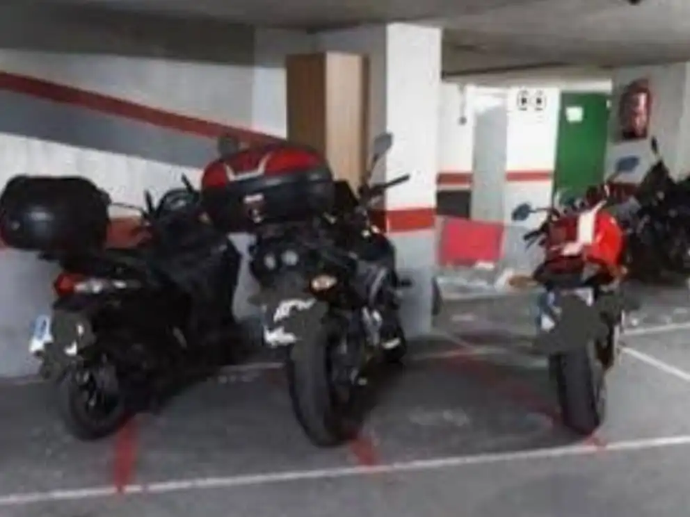 Parkplatz von Garage zur Miete in Castilleja de la Cuesta