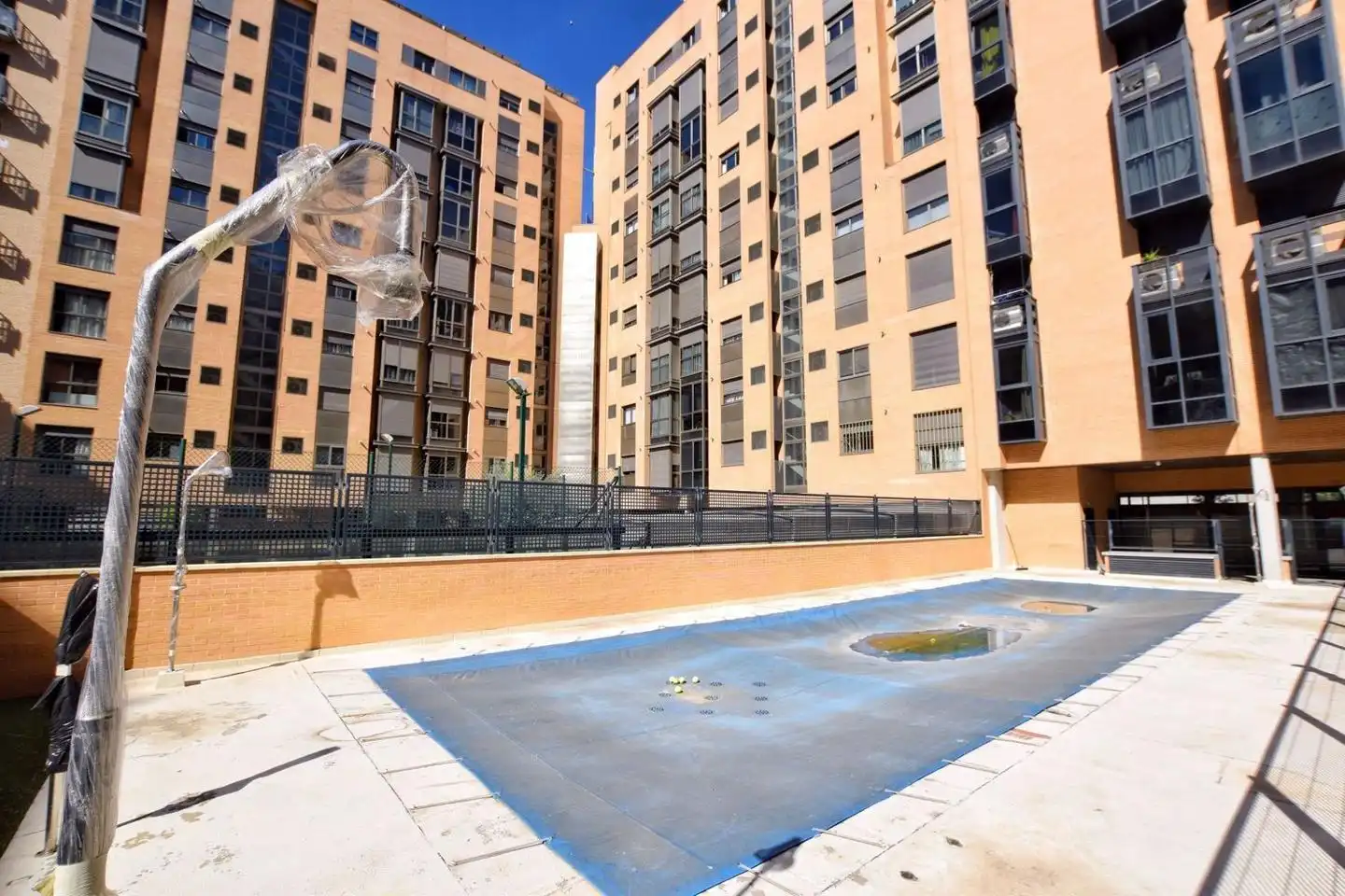 Piscina de Piso en venta en Madrid con Aire acondicionado, Calefacción y Trastero