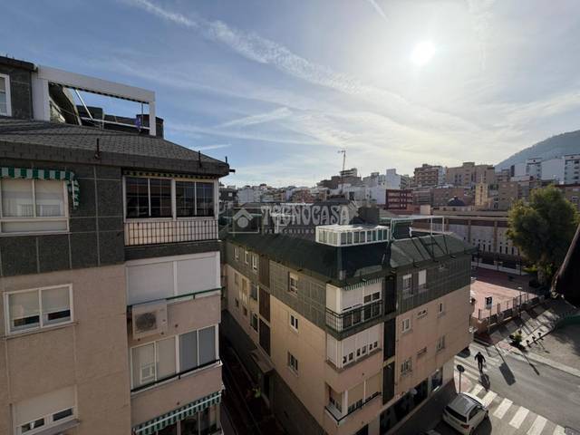 Piso en Venta en C. del Pintor Manuel Serrano Cuesta en Peñamefecit - Avda Barcelona