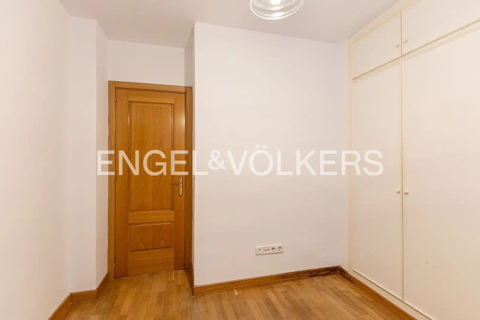Schlafzimmer von Wohnung zur Miete in Madrid mit Klimaanlage, Heizung und Parkett