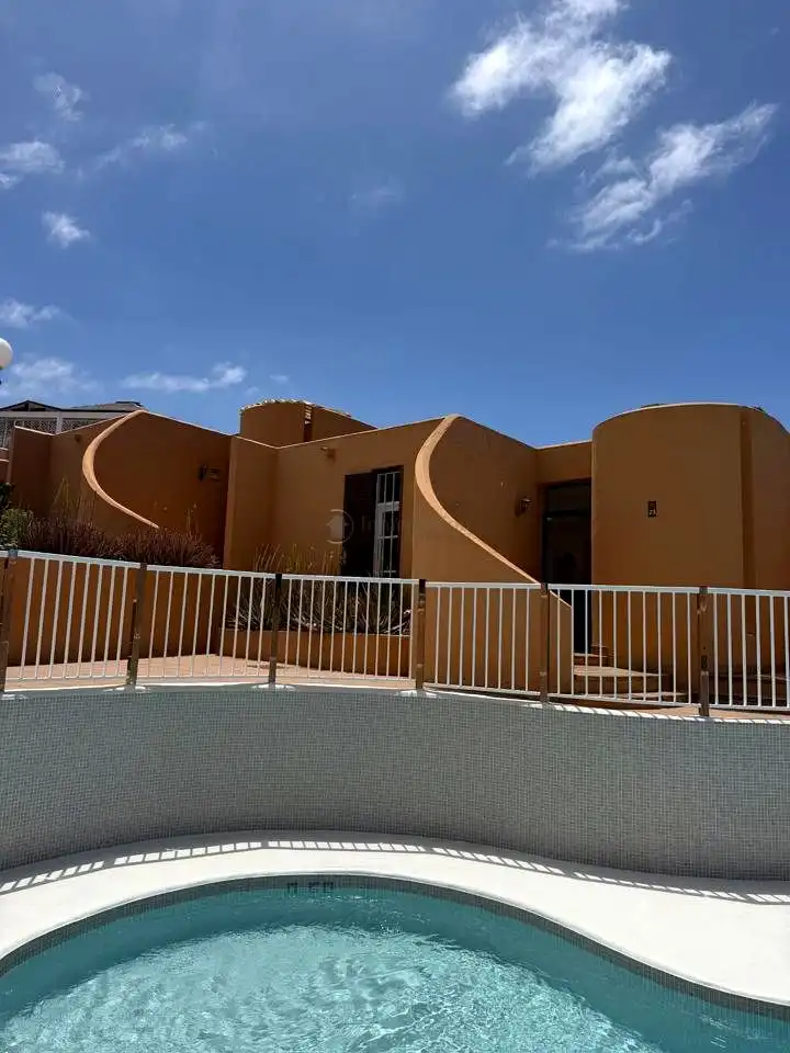 Casa o xalet de lloguer a De Los Pueblos, San Eugenio Bajo